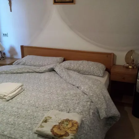 Silvia Apartman *